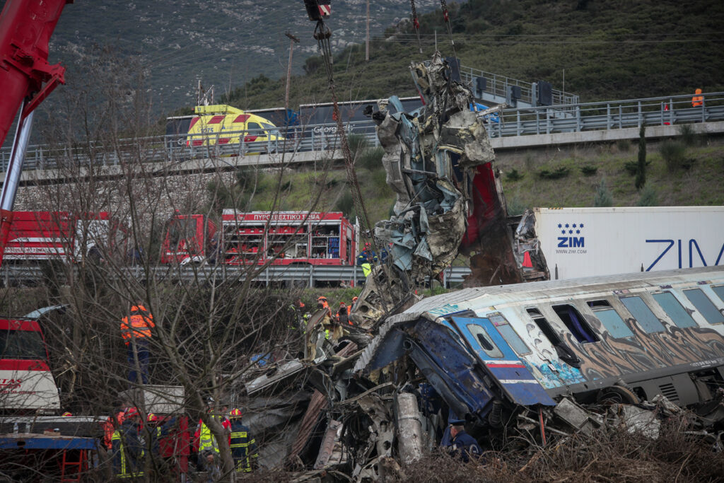 Σύγκρουση τρένων στα Τέμπη – Πρωτοσέλιδα στην Τουρκία:«Περαστικά γείτονα»