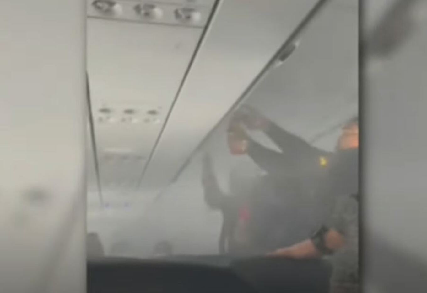 ΗΠΑ: Φωτιά σε αποσκευή επιβάτη αεροσκάφους