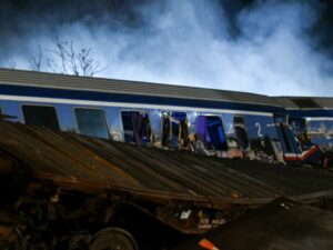 Σύγκρουση τρένων: Η ανακοίνωση των Δικηγορικών Συλλόγων για «τυχόν παρέμβαση κατά παντός υπευθύνου»