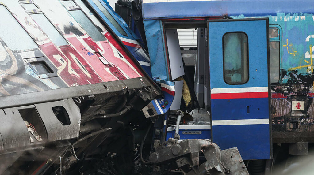 Σύγκρουση τρένων: Ο επιθεωρητής Λάρισας πήρε αναρρωτική άδεια λίγο μετά το πολύνεκρο δυστύχημα