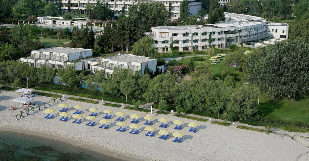 «Απόβαση» της Goldman Sachs στη Χαλκιδική με τουριστικές επενδύσεις