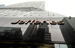 Jefferies Financial Group: Προσλαμβάνει 10 επενδυτικούς τραπεζίτες για την επέκταση της Ινδίας