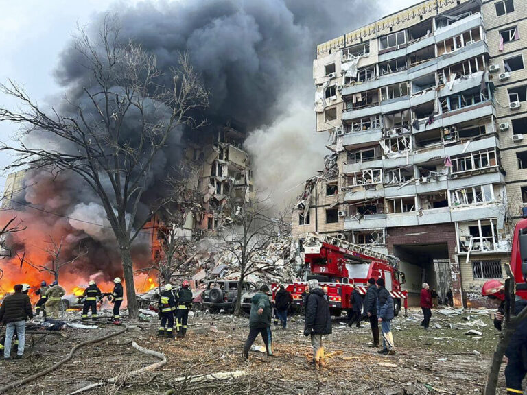 Πόλεμος στην Ουκρανία: Οι Ρώσοι εξαπέλυσαν πυραυλική επίθεση σε πολλές πόλεις - Εκρήξεις στο Κίεβο