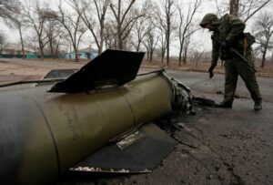 Ουκρανία: Τρεις άμαχοι νεκροί από ρωσικό βομβαρδισμό στη Χερσώνα, ένας νεκρός στο ανατολικό Ντονέτσκ