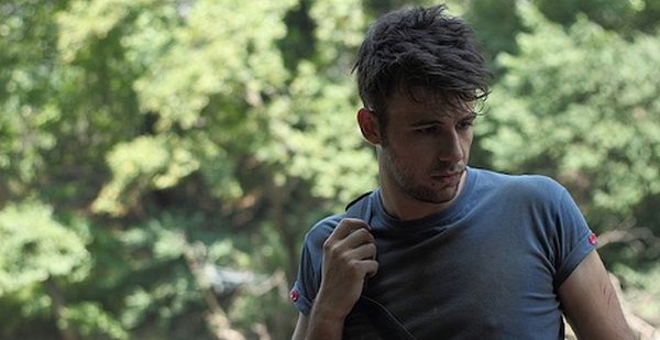 Νίκος Γκέλια: «Έκανα παρέα με παιδιά και τους έλεγαν οι γονείς τους "μην κάνεις παρέα με τον Αλβανό"»