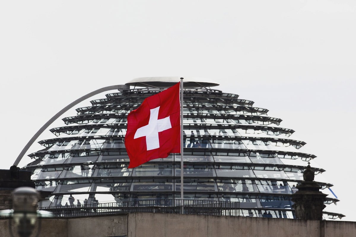Καταρρέει η Credit Suisse με διψήφια πτώση