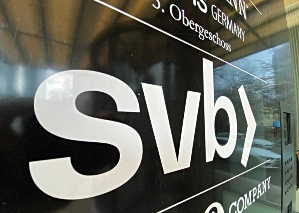 SVB.