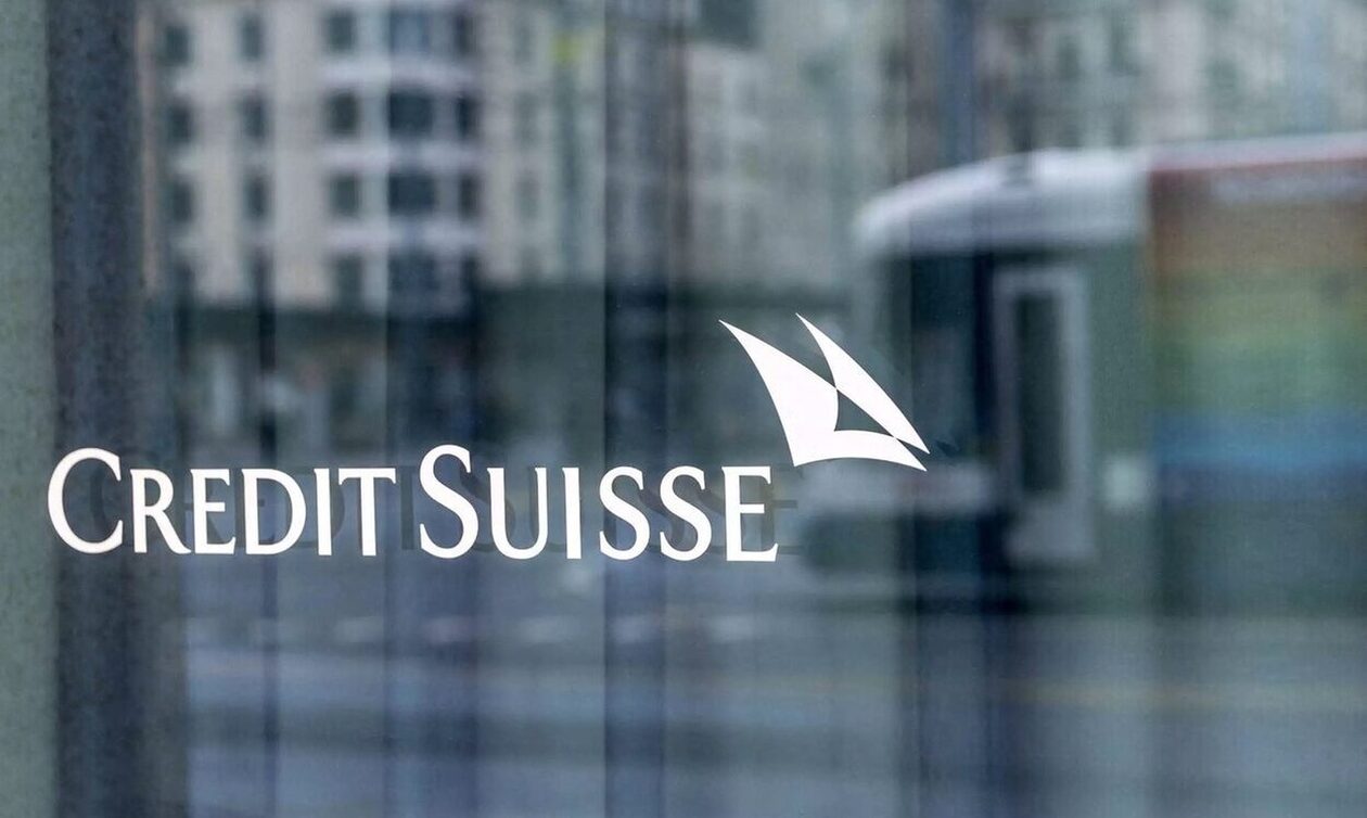 Credit Suisse: Συζητήσεις για εξαγορά της τράπεζας από την UBS