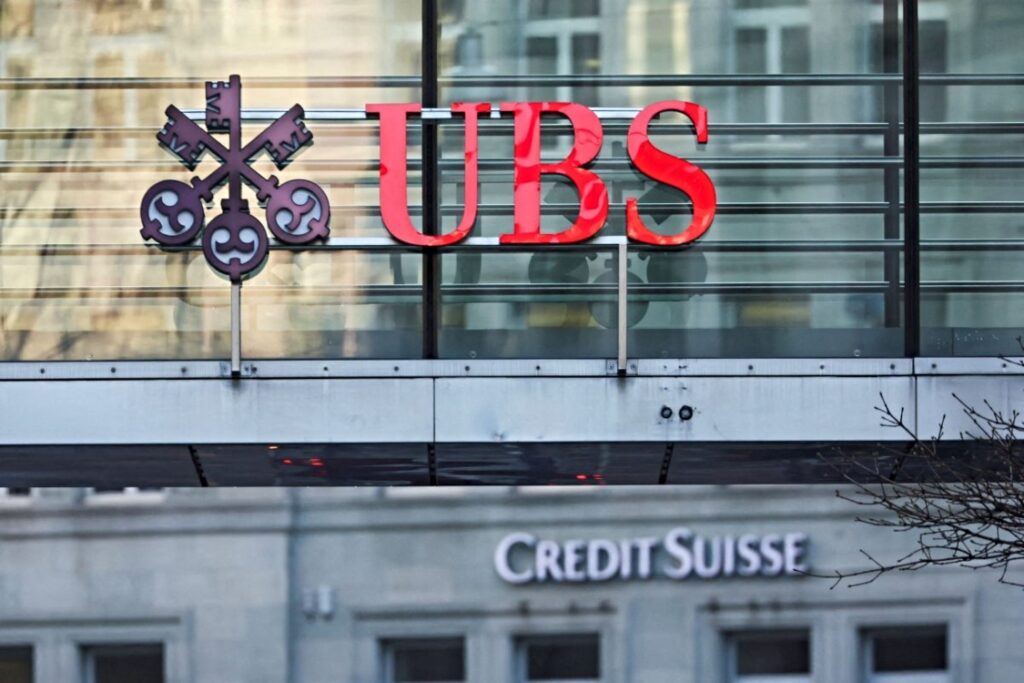 UBS, CS.