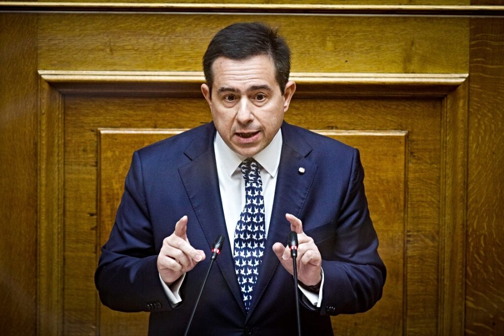 Νότης Μηταράκης.