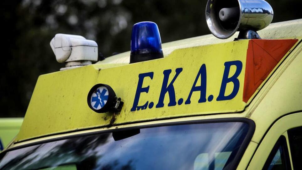Θεσσαλονίκη: Σιδερένια πόρτα καταπλάκωσε μικρό παιδί την ώρα που έπαιζε – Μεταφέρθηκε στο νοσοκομείο