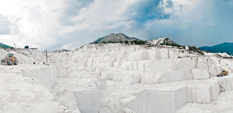 Mermeren: Υποβάλλει δημόσια προσφορά η Dolit Investments