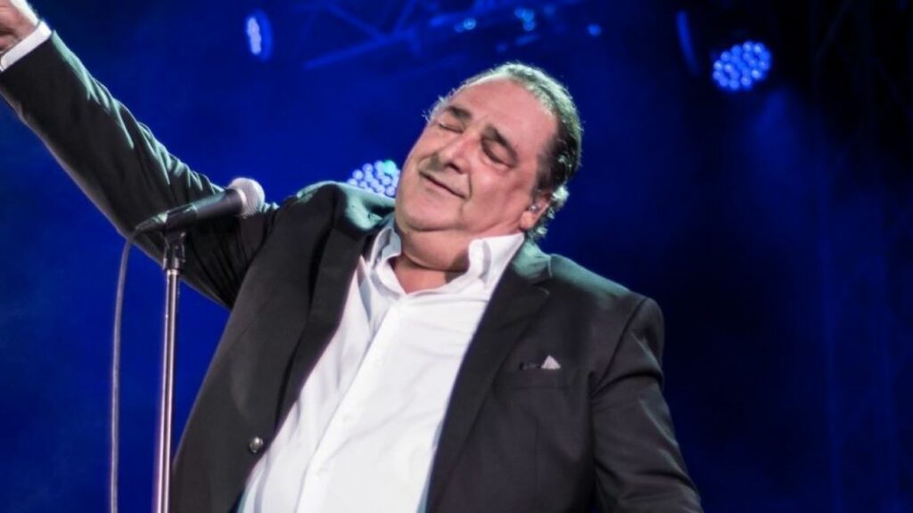 Αγνώριστος ο Βασίλης Καρράς έναν χρόνο μετά την περιπέτεια της υγείας του - Δείτε φωτογραφία