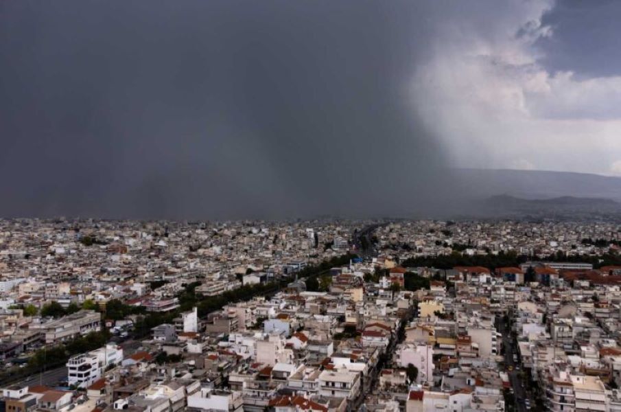 Καιρός: Έρχονται καταιγίδες, χιόνια και πτώση της θερμοκρασίας - Πότε θα «χτυπήσει» η κακοκαιρία εξπρές