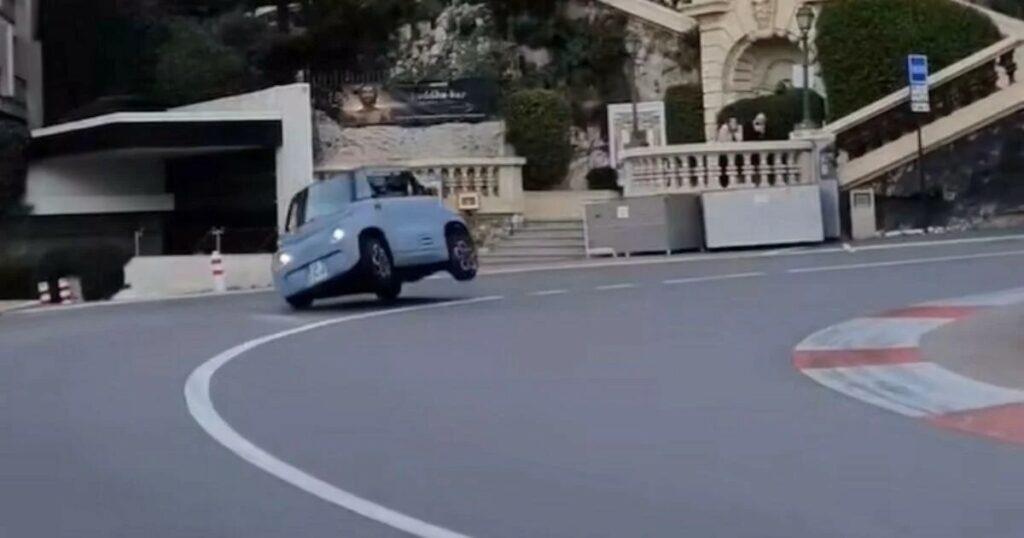 Οι επιπτώσεις της βλακείας σε ένα Citroën Ami