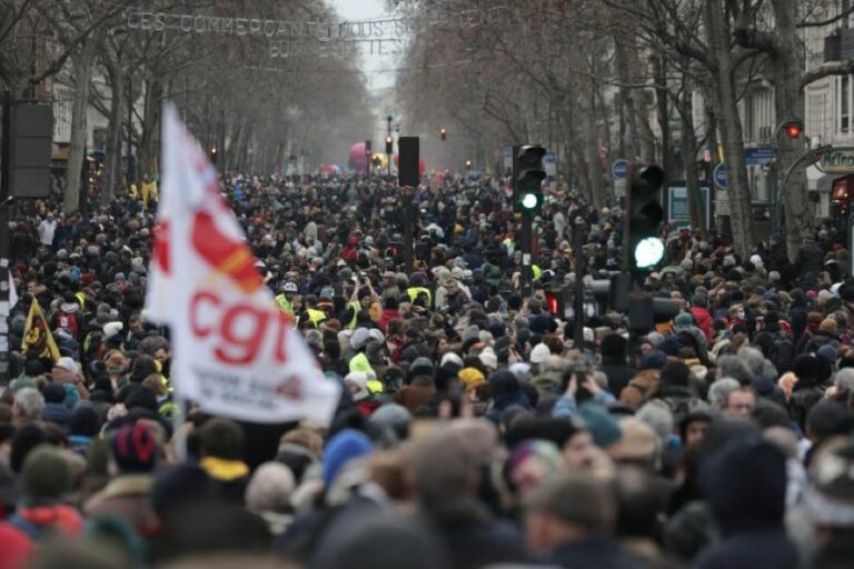 Γαλλία: Eγκρίθηκε από τη Γερουσία η αύξηση των ορίων ηλικίας για σύνταξη - Από τα 62 στα 64 έτη