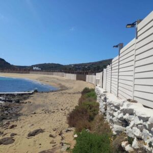 Μύκονος: Οργή για τον φράχτη σε παραλία του νησιού