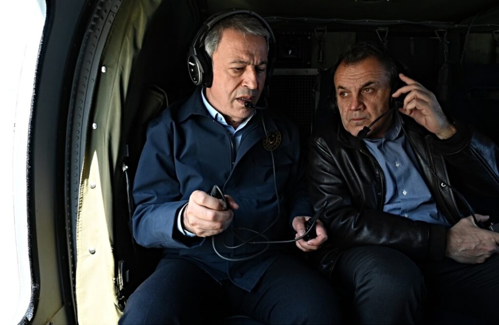 Χουλουσί Ακάρ, Νίκος Παναγιωτόπουλος.