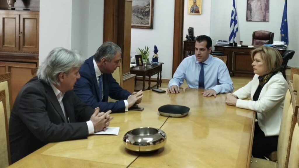 Πλεύρης: Δεν θα επιτρέψω προσβολή των λειτουργών του ΕΣΥ - Ανοιχτό το ενδεχόμενο προσφυγής κατά Κούγια