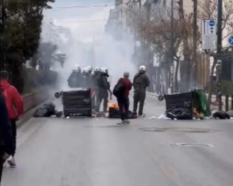 Νέα επεισόδια στην ΑΣΟΕΕ: Χημικά και κρότου-λάμψης - Κλειστή η Πατησίων