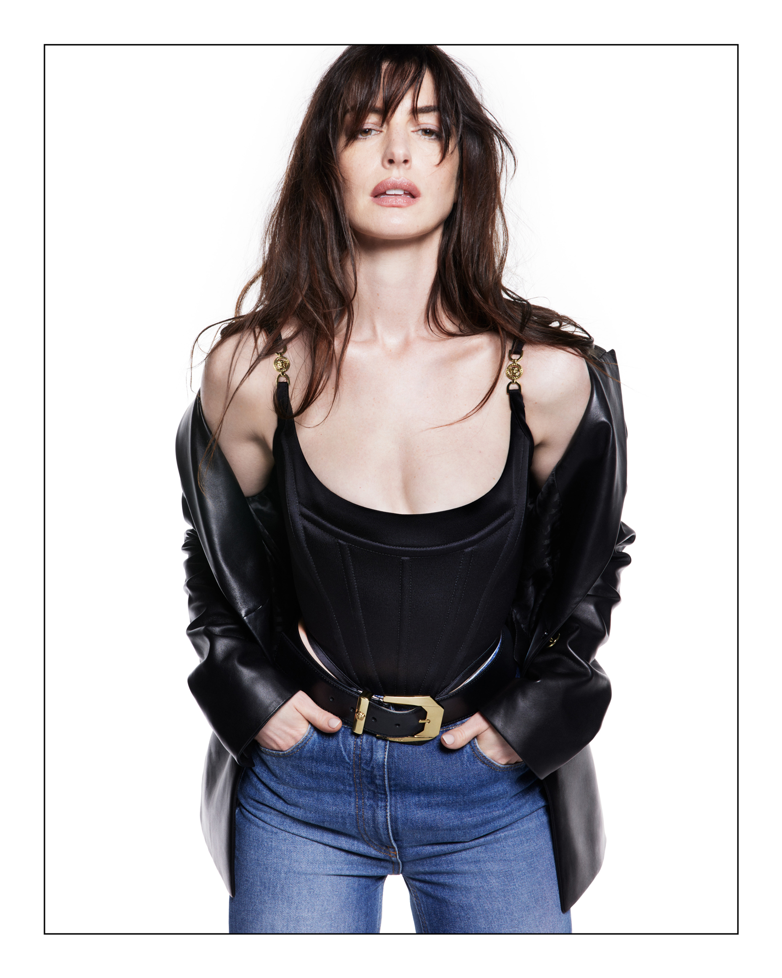 230407134917_Versace-Icons_Anne-Hathaway-Image-2