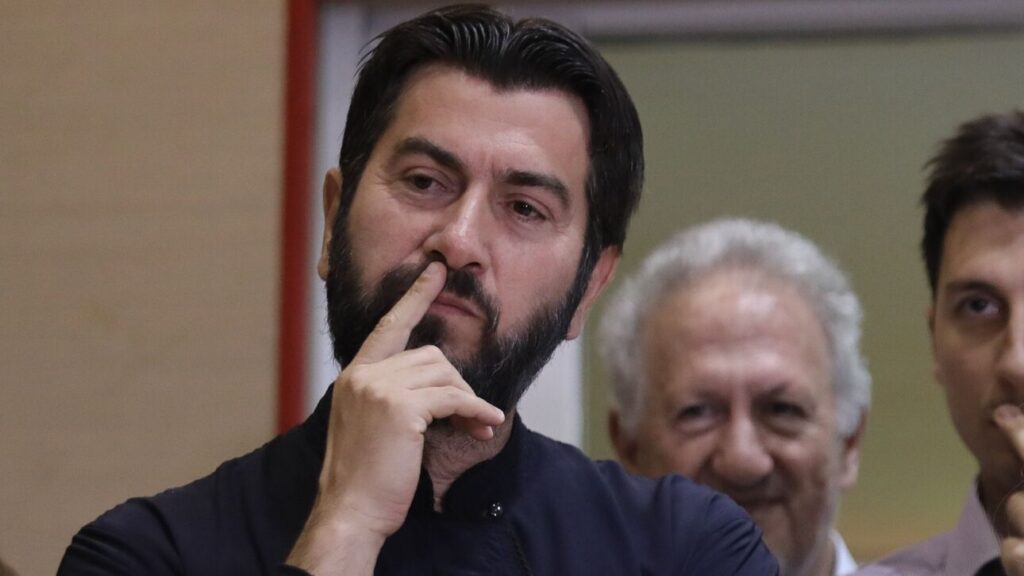 Πάτερ Αντώνιος: «Nα πληρώσει για αυτά που έκανε στον γιό μου», λέει η μητέρα του 15χρονου