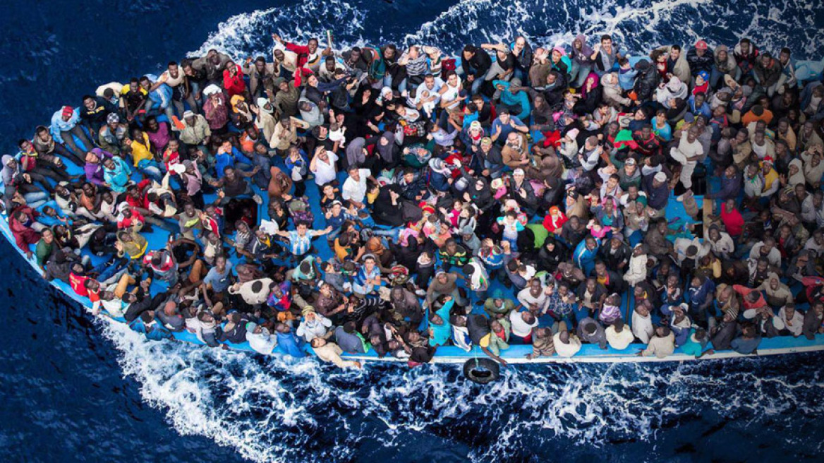 Ιταλία: Γέμισε μετανάστες η Λαμπεντούζα - Σχεδόν 1.000 έφτασαν μέσα σε 24 ώρες
