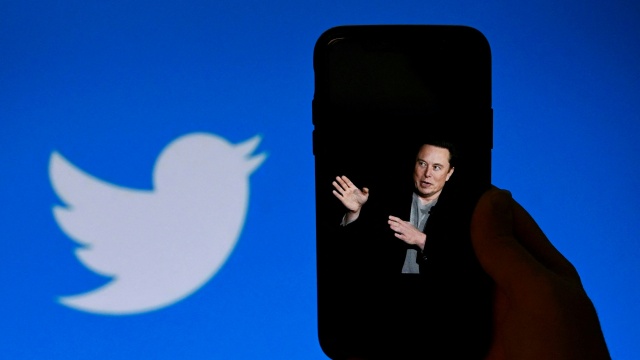Έλον Μασκ: Έγινε «Χάρι Μπολτς» στο Twitter