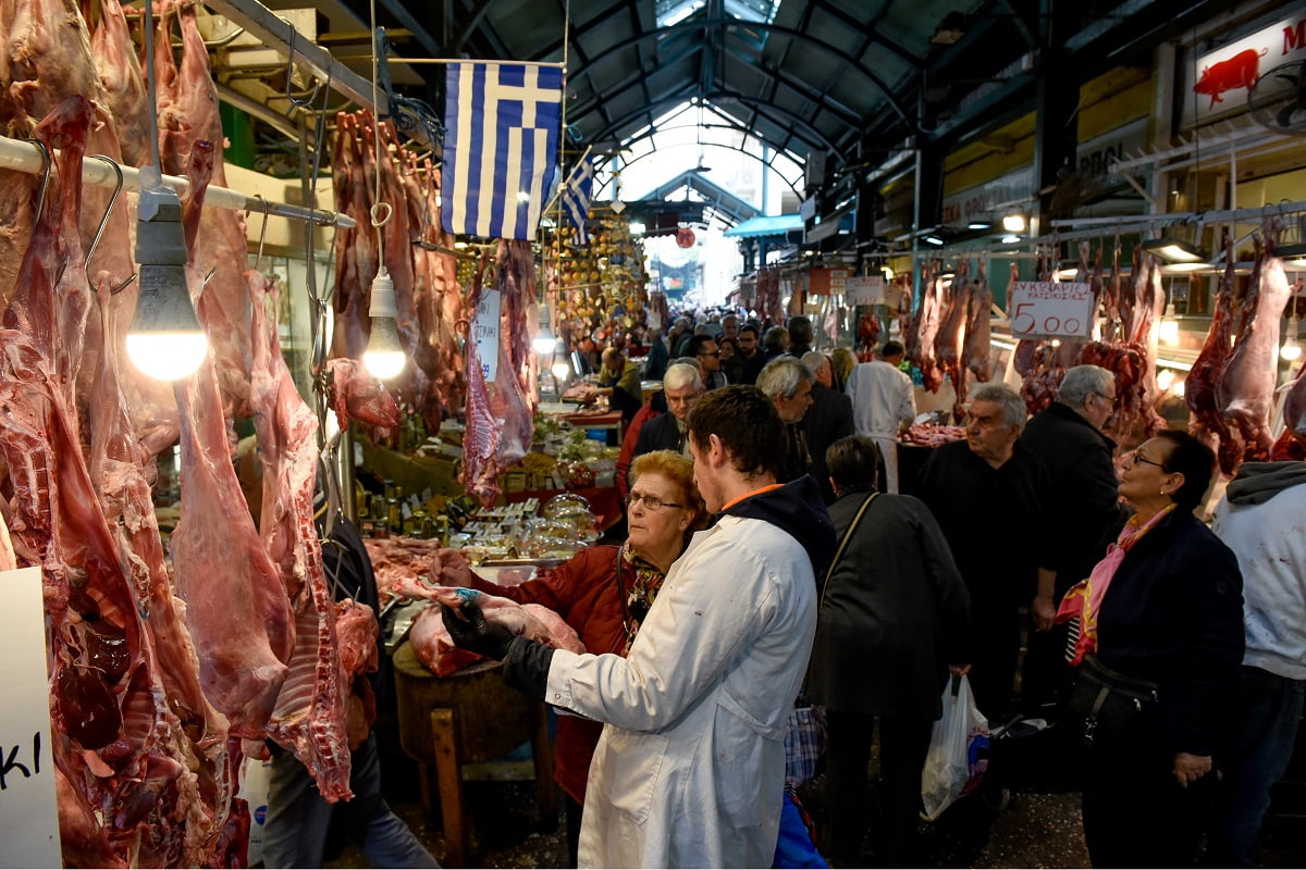 «Sold out» οι προκρατήσεις για κρέατα και σούβλες στην αγορά της Θεσσαλονίκης