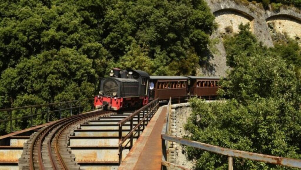 Hellenic Train: Για τρεις ημέρες θα λειτουργήσει το τρενάκι του Βόλου