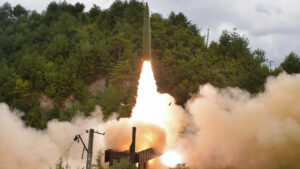 Βόρεια Κορέα: Επιβεβαίωσε πως εκτόξευσε διηπειρωτικό βαλλιστικό πύραυλο στερεού καυσίμου