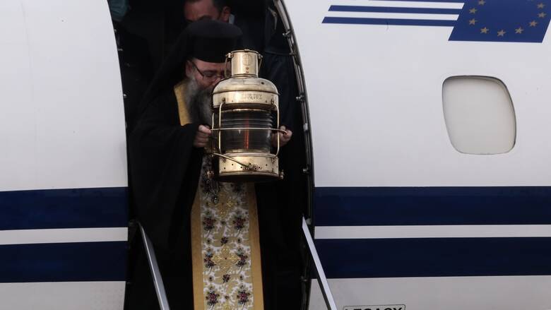 Άγιο Φως: Το απόγευμα του Μ. Σαββάτου στην Αθήνα