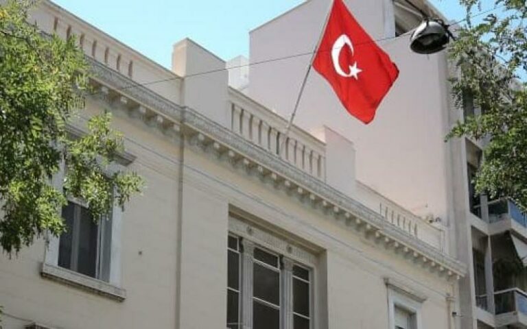 Τουρκική πρεσβεία: Εύχεται «Καλό Πάσχα» στους Έλληνες