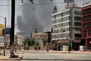 Σουδάν: Αιματηρές μάχες και βομβαρδισμοί - 56 άμαχοι νεκροί, δύο Έλληνες στους τραυματίες