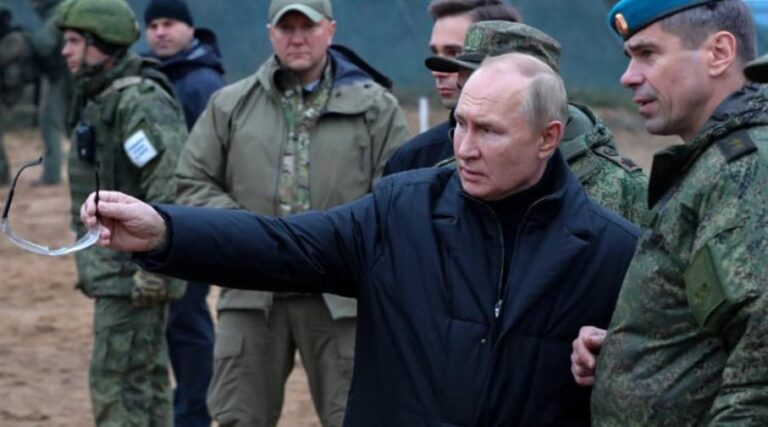 Ο Πούτιν σε Χερσώνα και Λουχάνσκ για πρώτη φορά