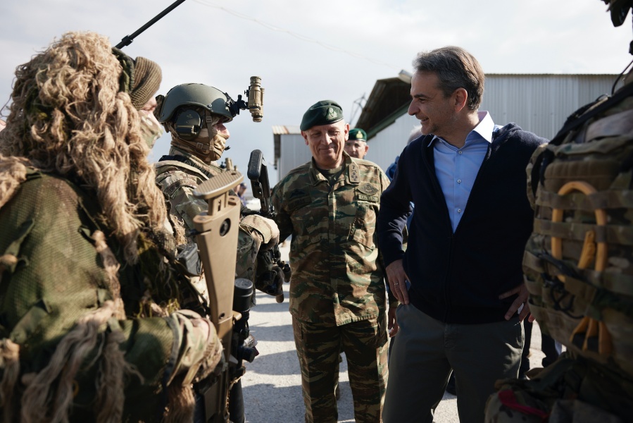 Μητσοτάκης στις Ειδικές Δυνάμεις: Οι ισχυρές Ένοπλες Δυνάμεις θωρακίζουν την εθνική μας ανεξαρτησία