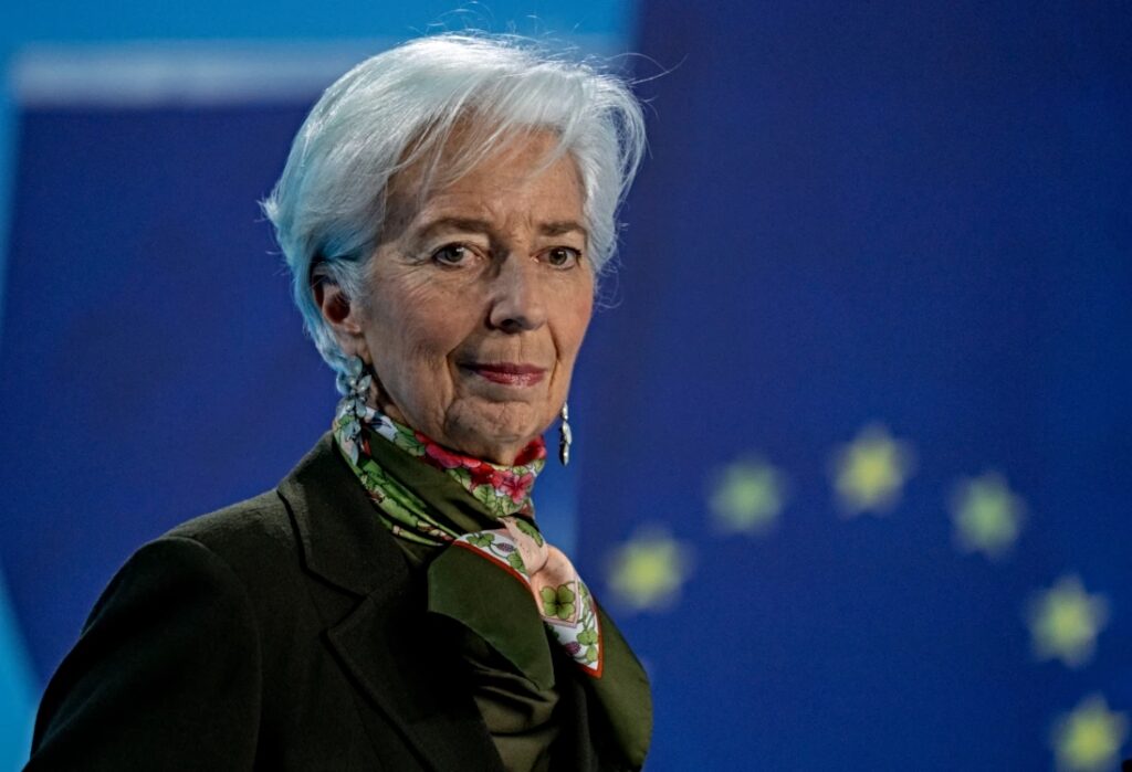 Κάλεσμα Λαγκάρντ: Τώρα είναι η ευκαιρία για ένα παγκόσμιο ευρώ