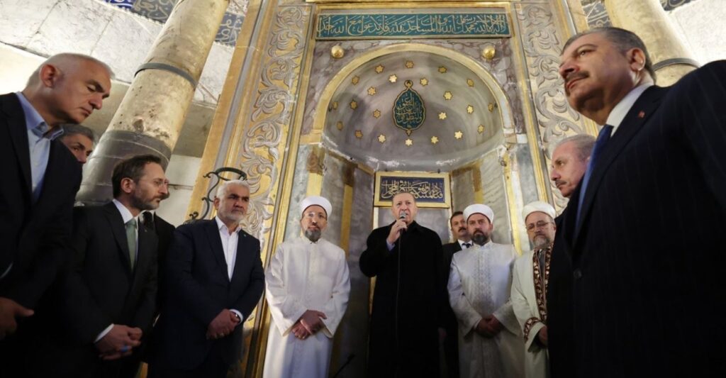 230421105959_erdogan-agia-sofia