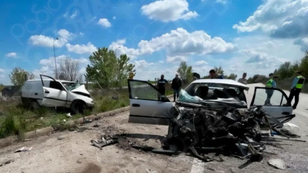 Τραγωδία έξω από την Ορεστιάδα - Τρεις νεκροί από μετωπική σύγκρουση δύο ΙΧ