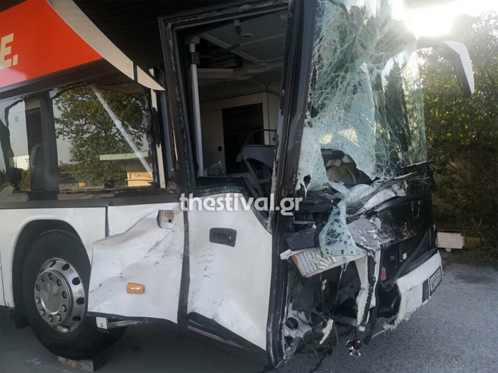 ΚΤΕΛ Θεσσαλονίκης για Πλαταμώνα: «Η θέση των ΙΧ ήταν τέτοια που ήταν αδύνατη η αποφυγή του δυστυχήματος»