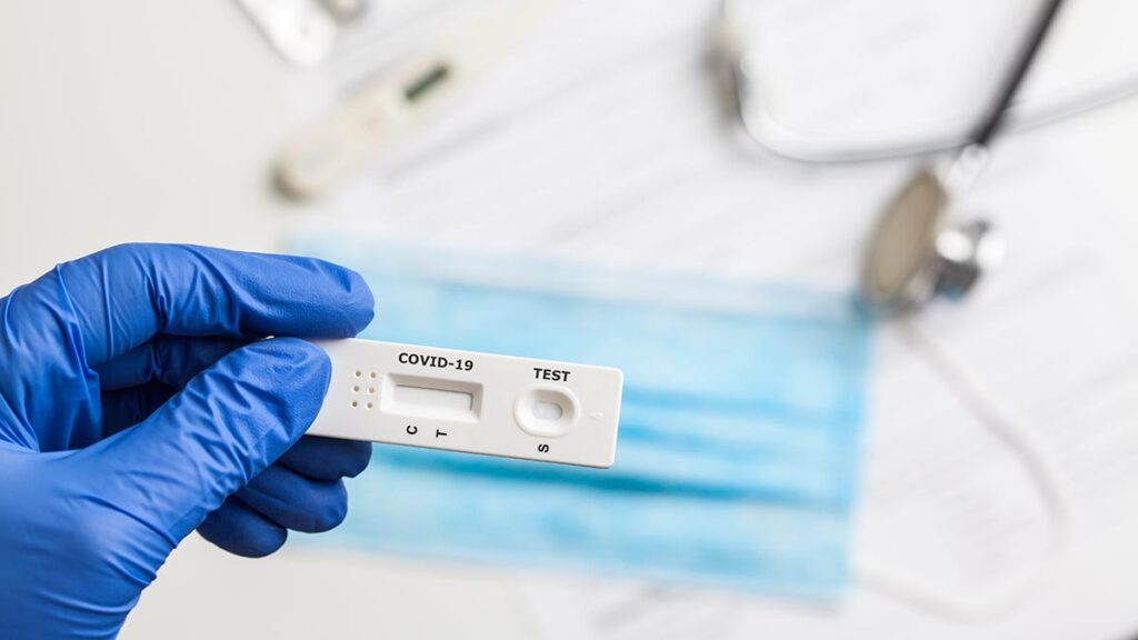 ΕΟΦ: Ανακαλεί rapid test για τον κορωνοϊό