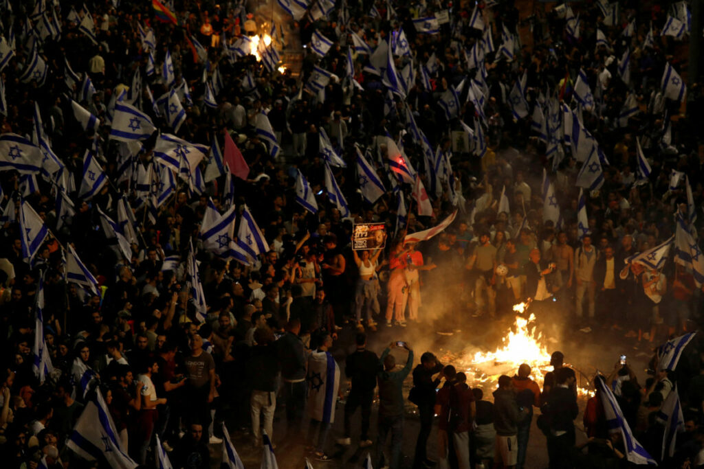 Ιράν: Απολύσεις για 4.000 απεργούς στην πετροχημική βιομηχανία