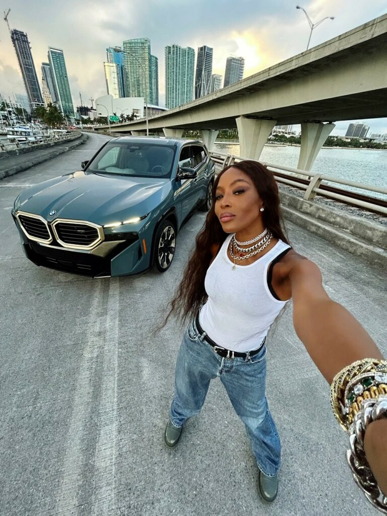 230404072802_230403112128_BMW-XM-one-off-by-Naomi-Campbell-4