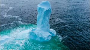 Viral έγινε παγόβουνο σε σχήμα φαλλού- Ανοιχτά του Καναδά