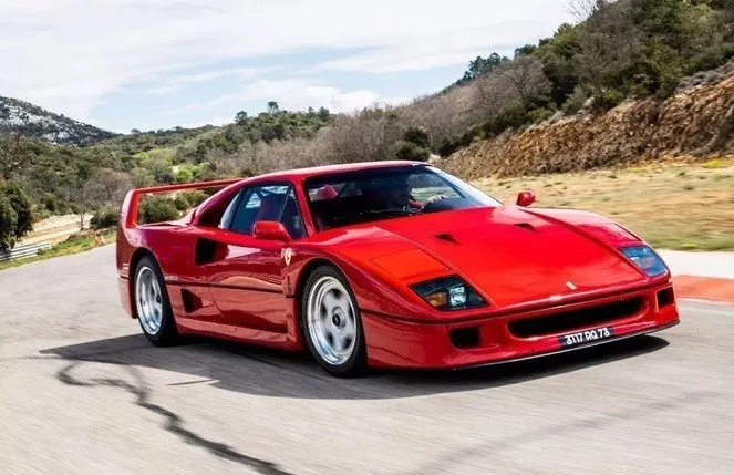Sotheby’s: Σε δημοπρασία η Ferrari F40 θρυλικού πιλότου της Formula 1