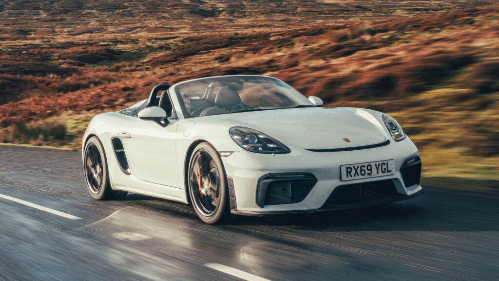 Porsche: Η πιο «καυτή» 718 Spyder με 500 ίππους σε «δροσίζει» με ανοιχτή την οροφή