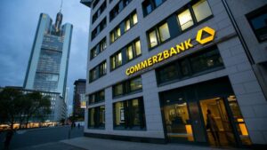 Commerzbank: Διπλασιασμός κερδών στο τρίμηνο, λόγω υψηλών επιτοκίων