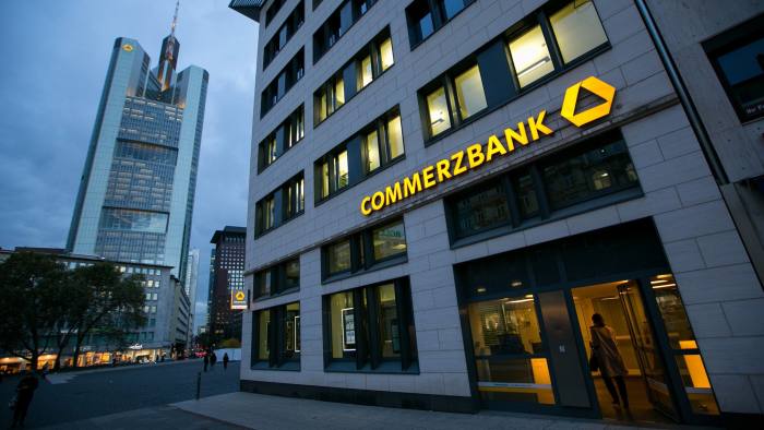 Commerzbank: Διπλασιασμός κερδών στο τρίμηνο, λόγω υψηλών επιτοκίων