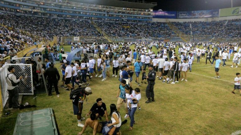 Ελ Σαλβαδόρ: Ποδοπάτημα οπαδών σε γήπεδο ποδοσφαίρου - Αρκετοί οι νεκροί