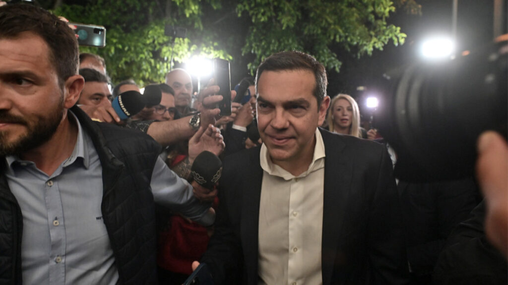 Εκλογές 2023: Στην Κουμουνδούρου ο Τσίπρας - Δεν έκανε καμία δήλωση